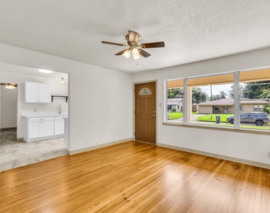 695 Callaway Drive - Photo Thumbnail 11