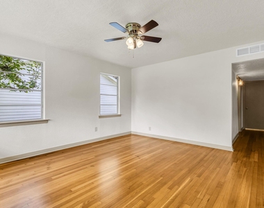 695 Callaway Drive - Photo Thumbnail 9