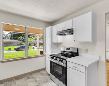 695 Callaway Drive - Photo Thumbnail 15