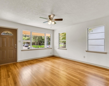 695 Callaway Drive - Photo Thumbnail 10
