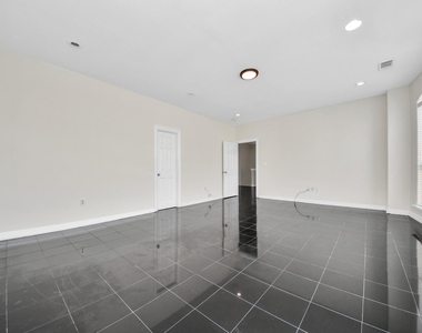 3014 Chenevert Street - Photo Thumbnail 24