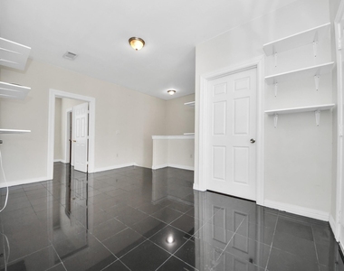 3014 Chenevert Street - Photo Thumbnail 31