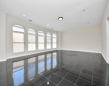 3014 Chenevert Street - Photo Thumbnail 22