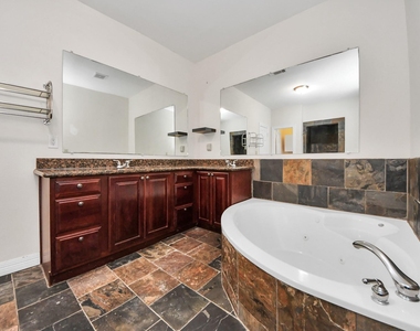3014 Chenevert Street - Photo Thumbnail 45