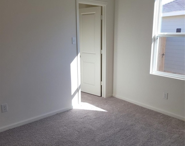 567 Firemoon Street - Photo Thumbnail 7