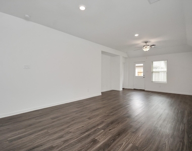 15826 Menlow Bend Drive - Photo Thumbnail 11