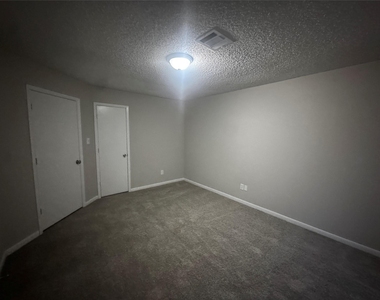 591 Spruce Drive - Photo Thumbnail 9