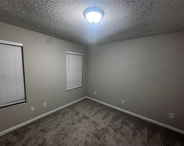 591 Spruce Drive - Photo Thumbnail 10