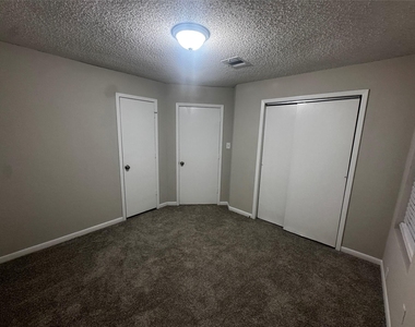 591 Spruce Drive - Photo Thumbnail 11