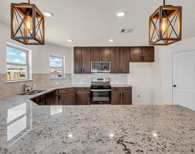 21278 Harbor Shore Drive - Photo Thumbnail 8