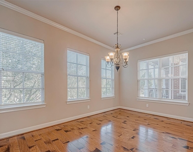 38 Islewood Boulevard - Photo Thumbnail 7