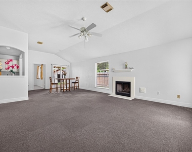 15502 Prairie Oaks Drive - Photo Thumbnail 3