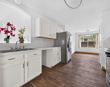 15502 Prairie Oaks Drive - Photo Thumbnail 11