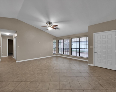 93 W High Oaks Circle - Photo Thumbnail 4