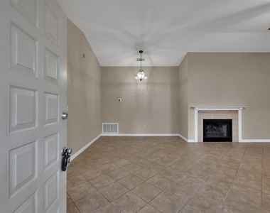 93 W High Oaks Circle - Photo Thumbnail 2