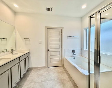 3563 Finn Landing Lane - Photo Thumbnail 7