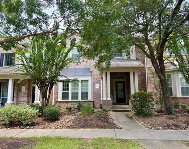 62 E Pipers Green Street - Photo Thumbnail 1