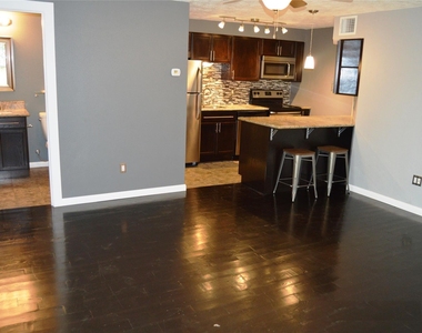 103 Elizabeth Street - Photo Thumbnail 2