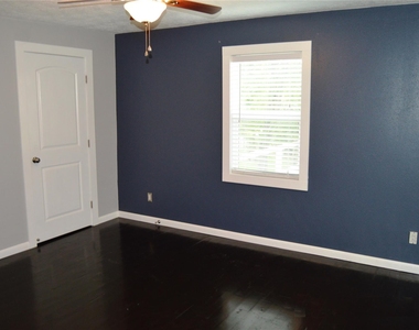 103 Elizabeth Street - Photo Thumbnail 5
