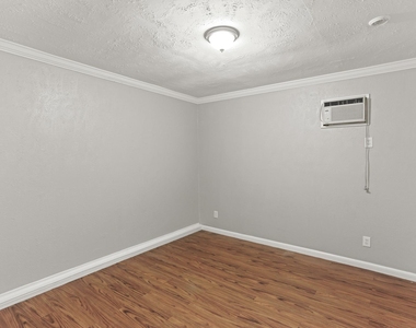 6827 Gettysburg Drive - Photo Thumbnail 18