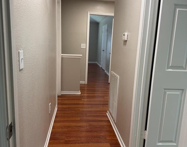 5006 Spring Branch Drive - Photo Thumbnail 3