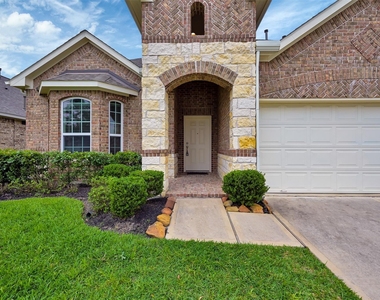 21331 Somerset Shores Crossing - Photo Thumbnail 1