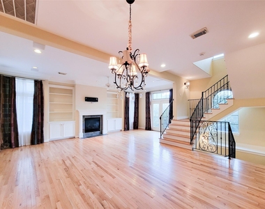 1742 Michigan Street - Photo Thumbnail 13