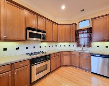 1742 Michigan Street - Photo Thumbnail 4