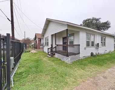 1217 Campbell Street - Photo Thumbnail 5