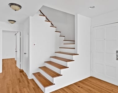 7860 Green Lawn Drive - Photo Thumbnail 2