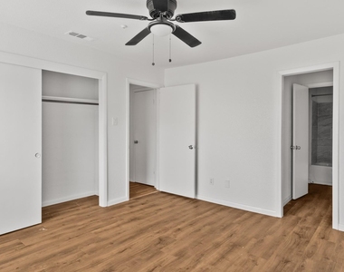 7860 Green Lawn Drive - Photo Thumbnail 19