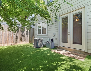 2513 Detering Street - Photo Thumbnail 24