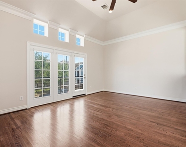 2513 Detering Street - Photo Thumbnail 20