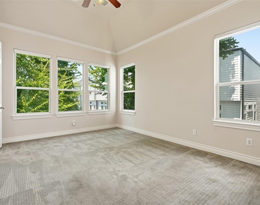 2513 Detering Street - Photo Thumbnail 9