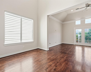 2513 Detering Street - Photo Thumbnail 16