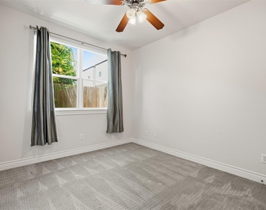 2513 Detering Street - Photo Thumbnail 5