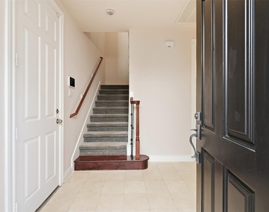 2513 Detering Street - Photo Thumbnail 3
