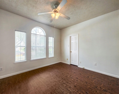 3536 Pine Valley Drive - Photo Thumbnail 12
