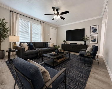 218 W 15th Street - Photo Thumbnail 5