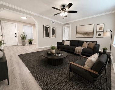 218 W 15th Street - Photo Thumbnail 3