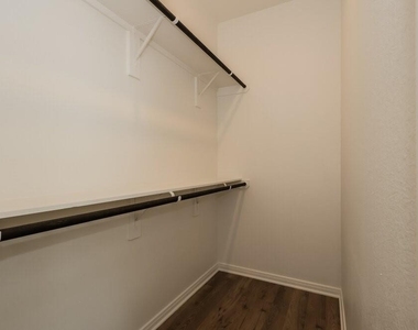 15652 Plum Brook Drive - Photo Thumbnail 10