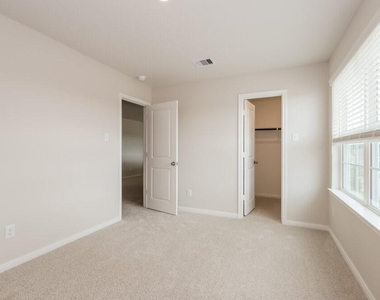 15652 Plum Brook Drive - Photo Thumbnail 11