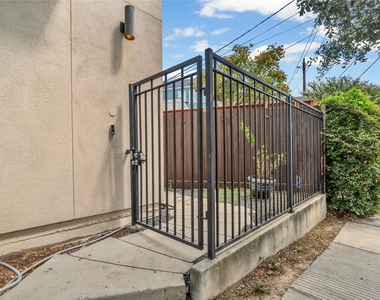 1624 Vermont Street - Photo Thumbnail 3