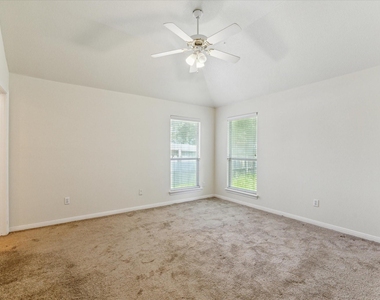 1806 Arbor Glen - Photo Thumbnail 12