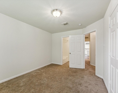 1806 Arbor Glen - Photo Thumbnail 9