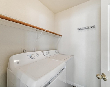 1806 Arbor Glen - Photo Thumbnail 14