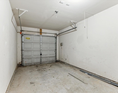 1806 Arbor Glen - Photo Thumbnail 15