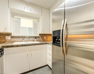1932 W Bell Street - Photo Thumbnail 9