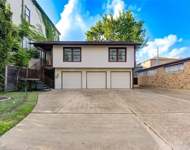 1932 W Bell Street - Photo Thumbnail 3