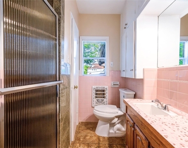 1932 W Bell Street - Photo Thumbnail 16